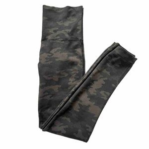 Spanx Look At Me Now Seamless Legging Size Medium Green Camo